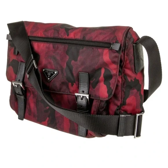 100% Authentic Prada Red Camouflage Nylon Messenger Bag - Picture 3 of 9